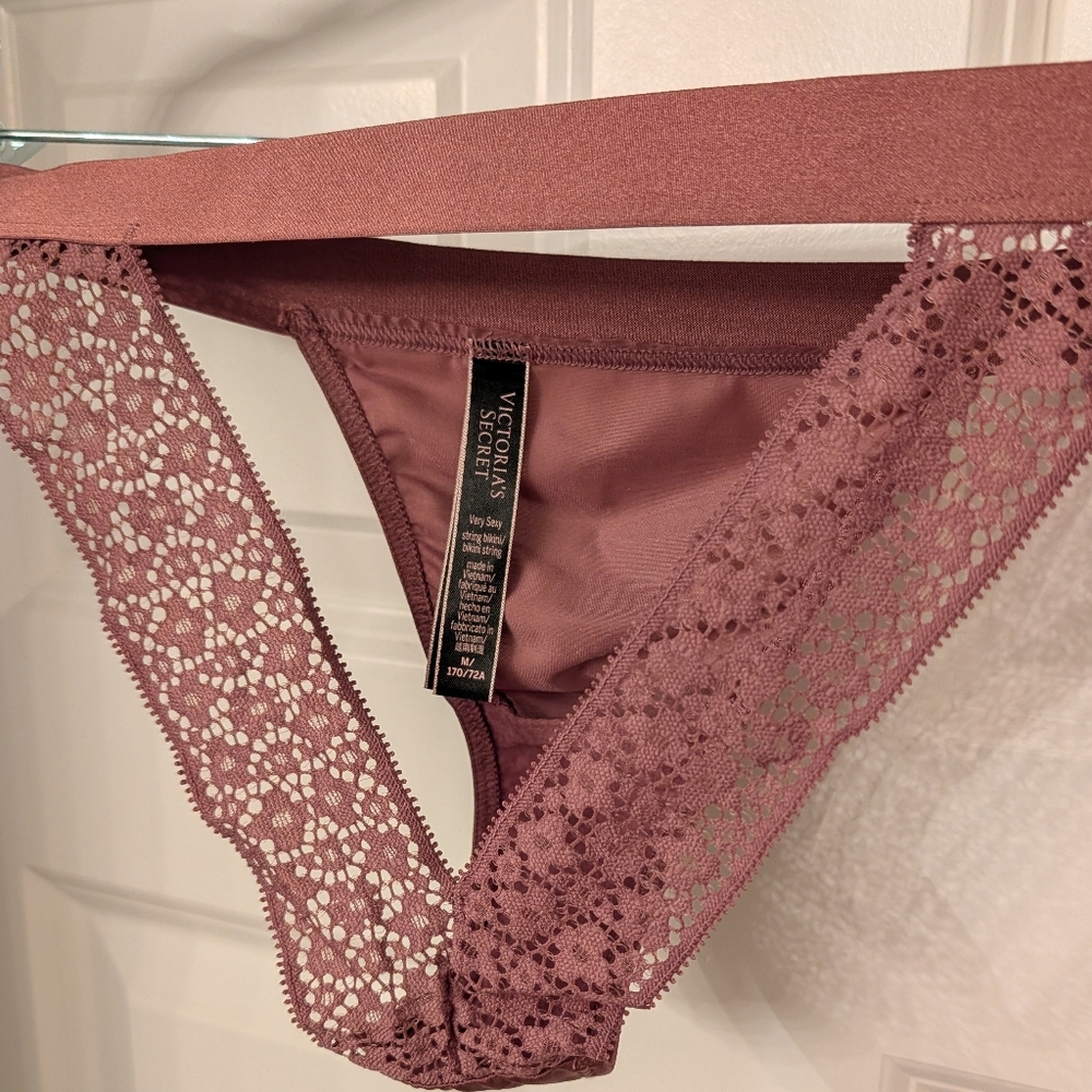 Victoria's Secret Mauve Lace Bikini Size M